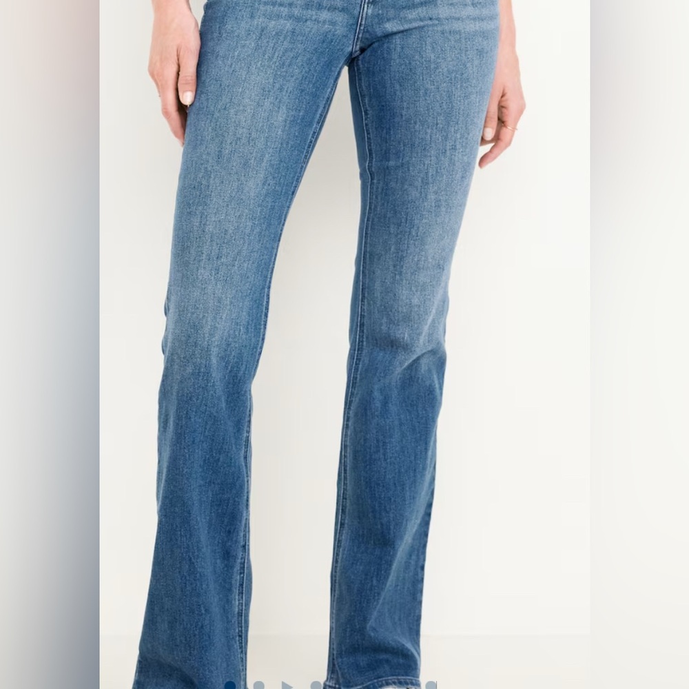 NIB Old Navy High-Waisted Wow Flare Jeans in Medium Wash as shown in photo